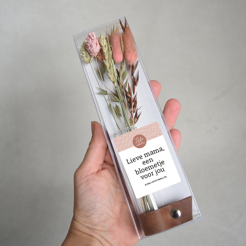 Droogbloemen in reageerbuisje met leertje - Lieve mama een bloemetje voor jou